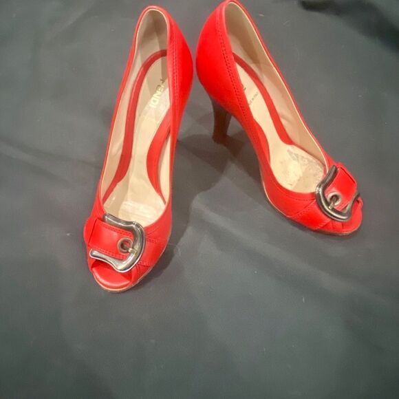 FENDI Red Buckle Peep Toe Pumps Stacked Heel - Picture 7 of 8